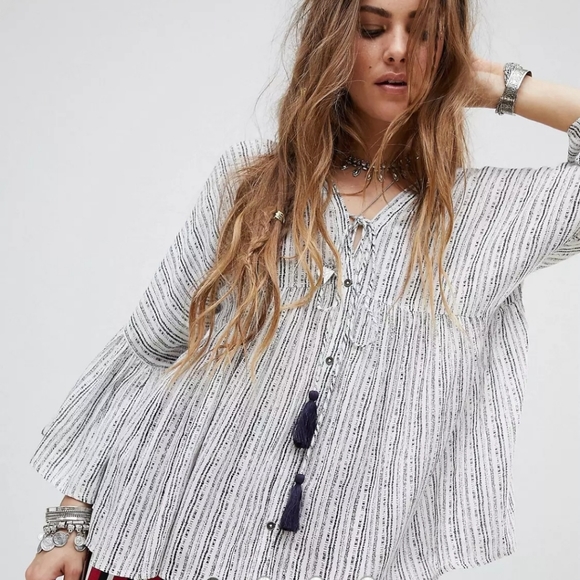 The Impeccable Pig Tops - The impeccable pig size large top super cute